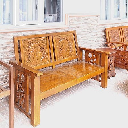 Villa Bukit Bunga Syariah Redpartner Pacet Mojokerto Buitenkant foto