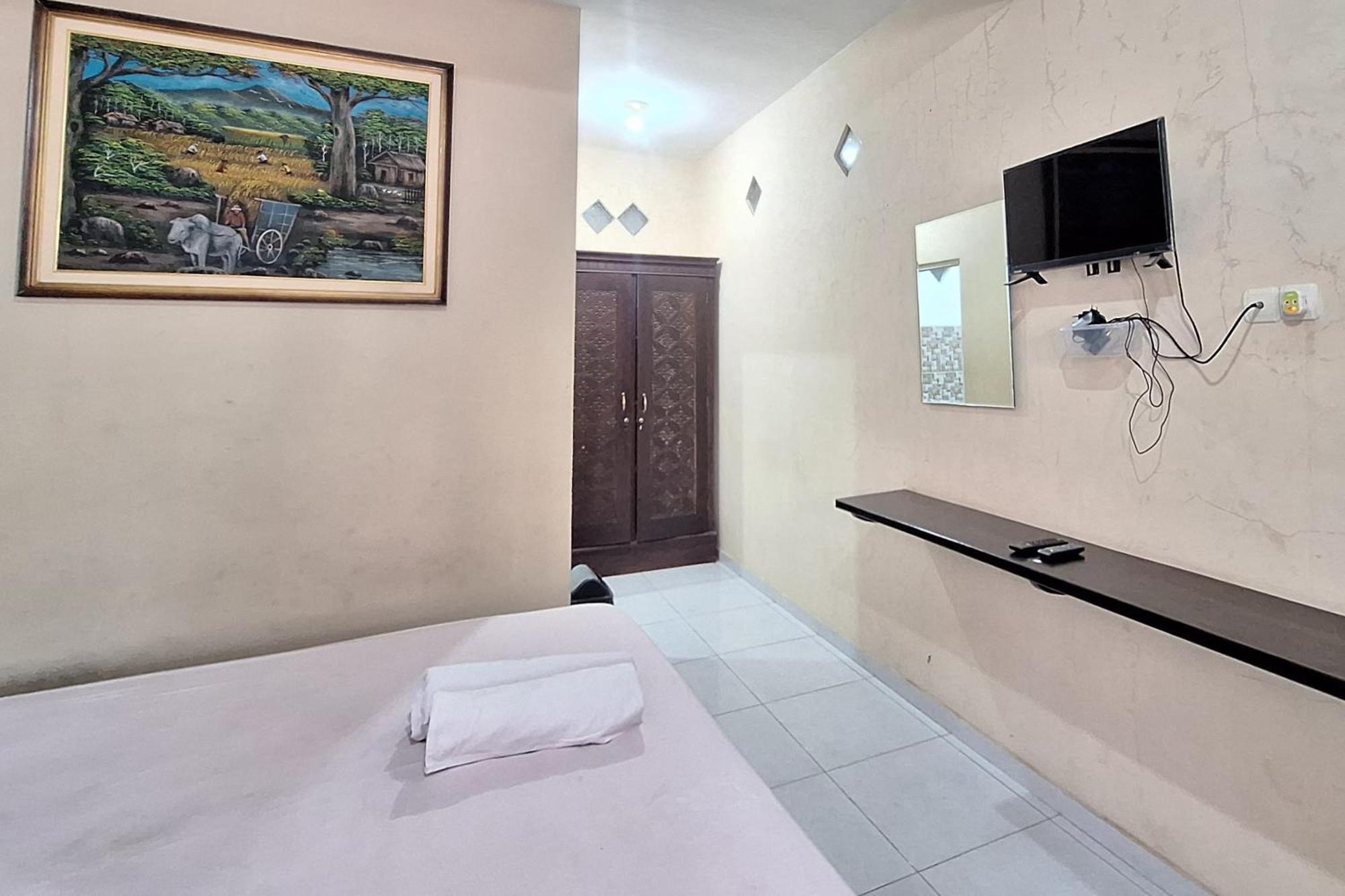 Villa Bukit Bunga Syariah Redpartner Pacet Mojokerto Buitenkant foto