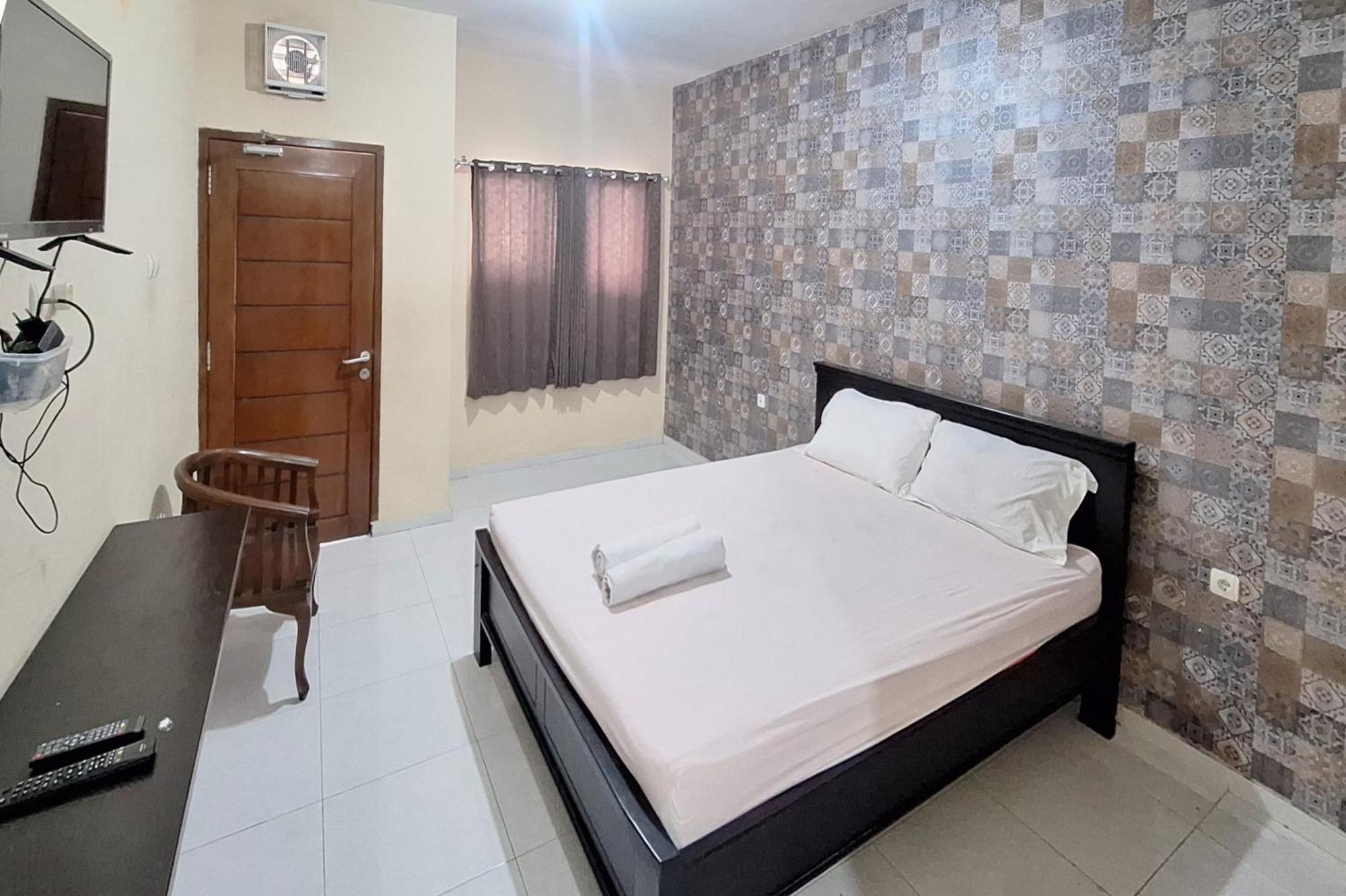 Villa Bukit Bunga Syariah Redpartner Pacet Mojokerto Buitenkant foto