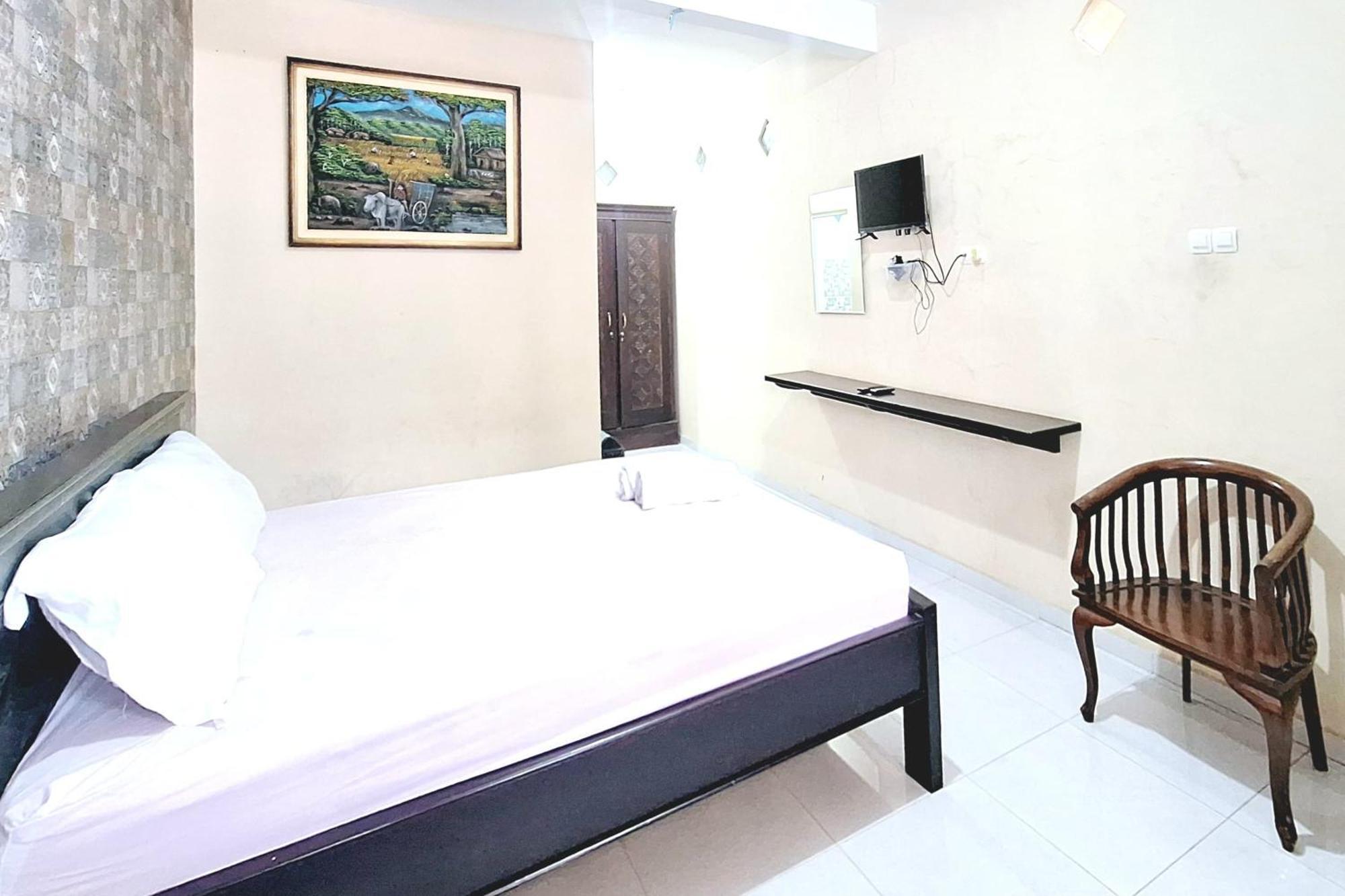 Villa Bukit Bunga Syariah Redpartner Pacet Mojokerto Buitenkant foto