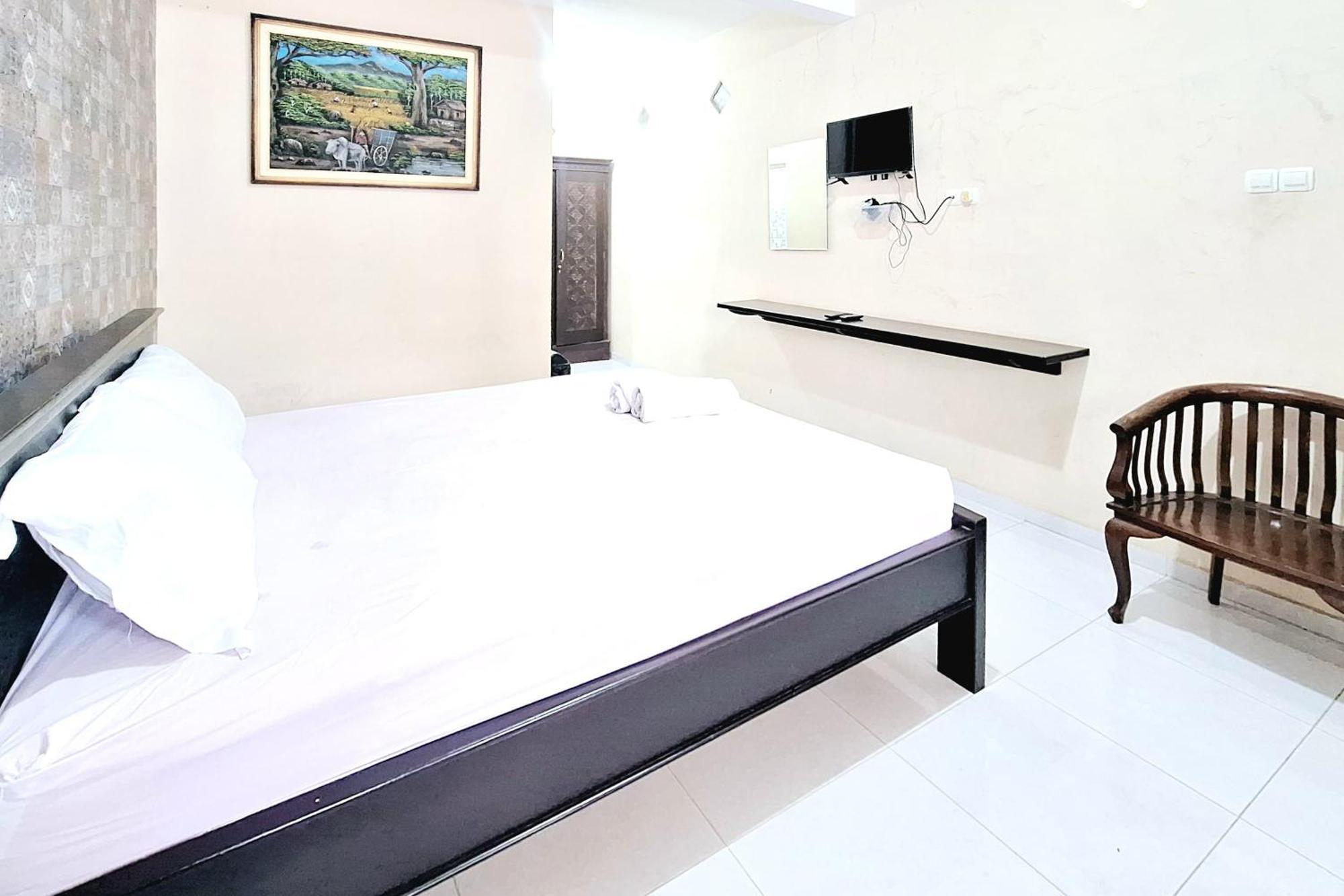 Villa Bukit Bunga Syariah Redpartner Pacet Mojokerto Buitenkant foto